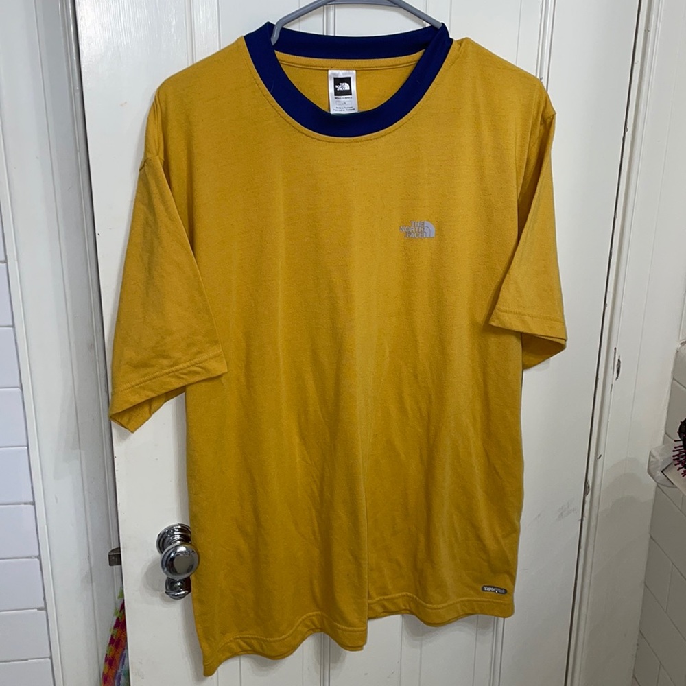 Vintage Men’s North Face Tshirt